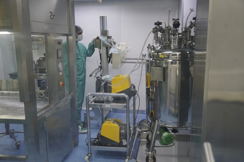 Fiocruz vai produzir primeiro antiviral oral contra covid-19 no Brasil