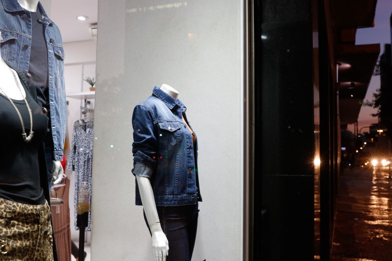 Vendas do varejo crescem 1% de fevereiro para março, diz IBGE