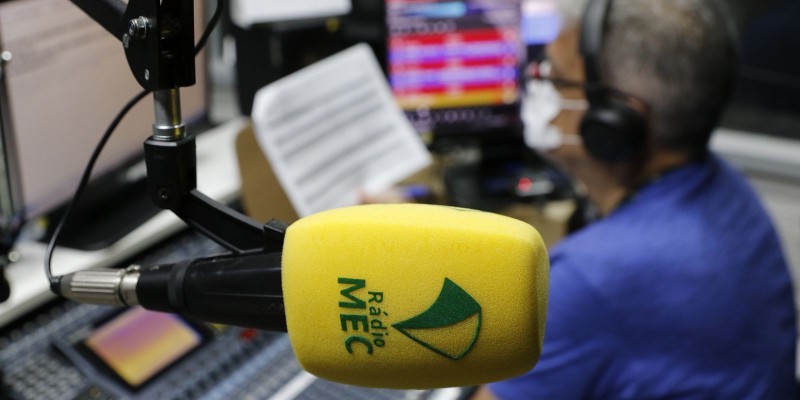 Rádio MEC do Rio de Janeiro completa 98 anos no ar 