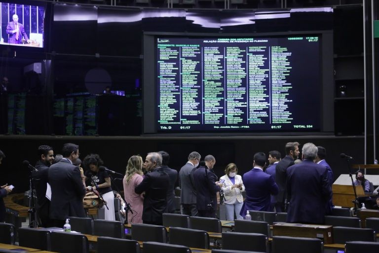 Deputados aprovam proposta que institui a campanha Novembrinho Azul; acompanhe