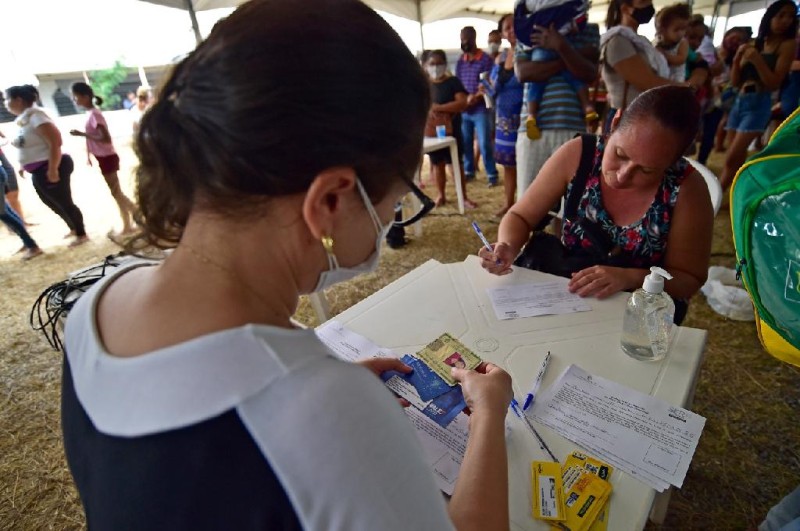Quatro mil beneficiários do Ser Família Emergencial já fizeram a substituição do cartão