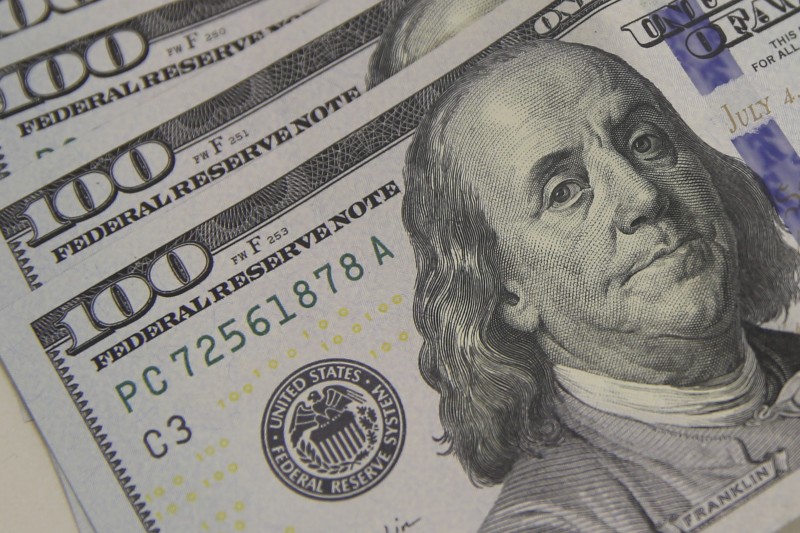 Dólar fecha em R$ 5,0578, registrando forte queda nesta sexta-feira