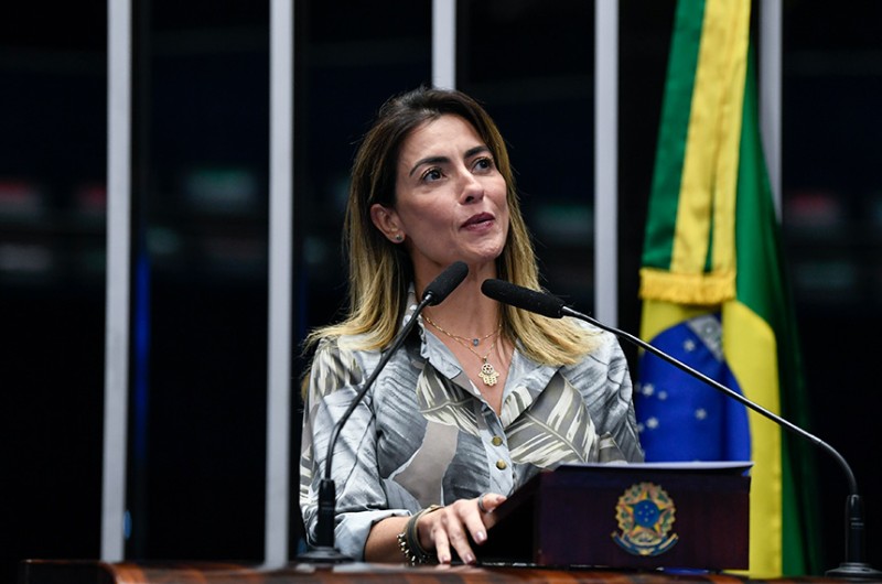 Soraya apresenta projeto para regulamentar profissão de tanatopraxista
