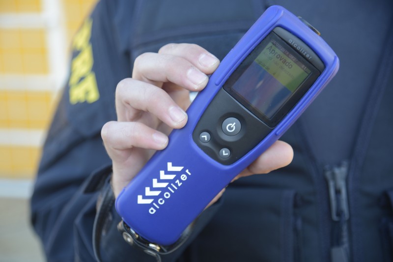 Fux vota pela manutenção de multa a motorista que recusa bafômetro