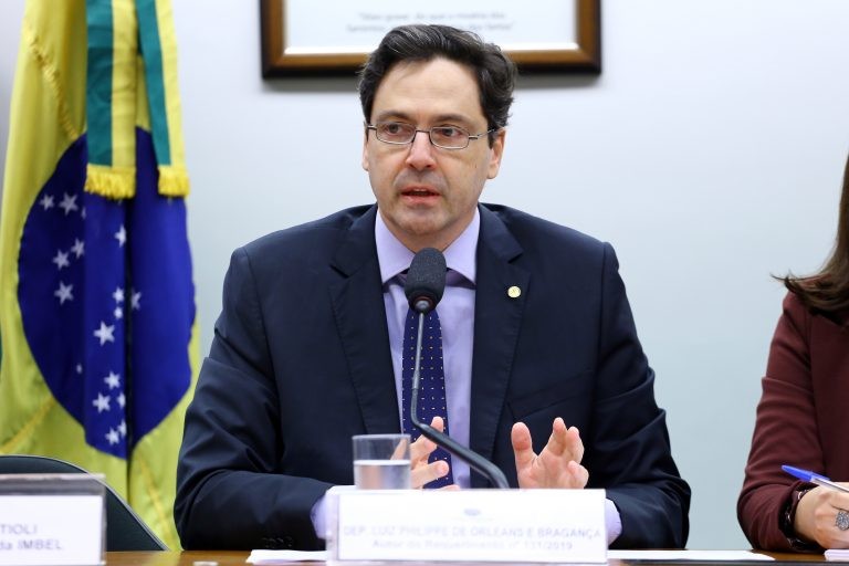 CCJ admite PEC que permite o voto dos jovens que prestam serviço militar obrigatório