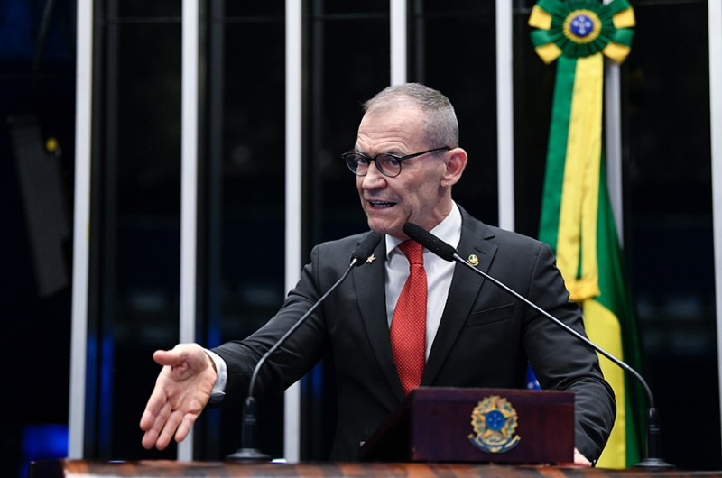 Contarato destaca a importância da adoção tardia de crianças de mais idade