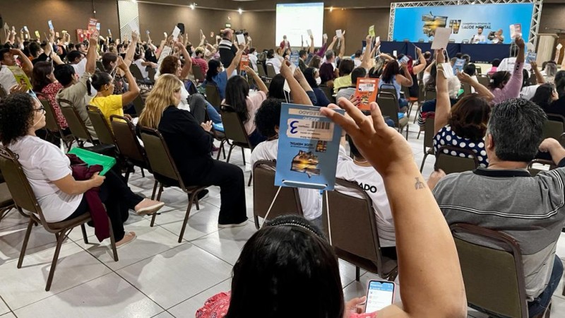 Cerca de 500 pessoas se reúnem para debater políticas públicas voltadas à saúde mental