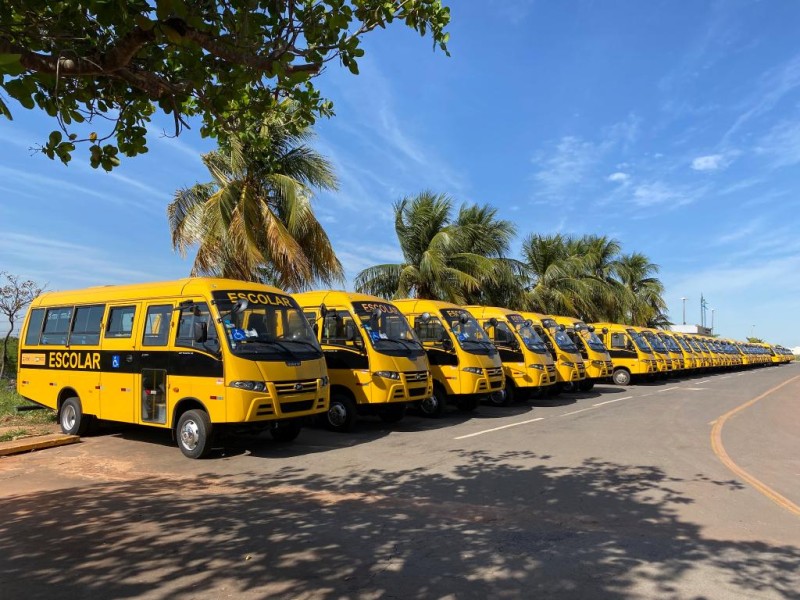 Governo de MT entrega 78 novos ônibus para o transporte escolar rural em 39 municípios