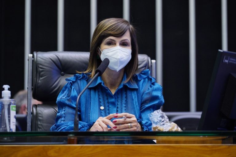 Comissão aprova política de orientação contra abuso de crianças e adolescentes