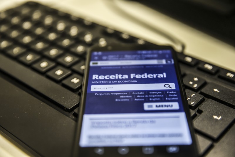 Declarações do IR entregues superam projeções da Receita Federal