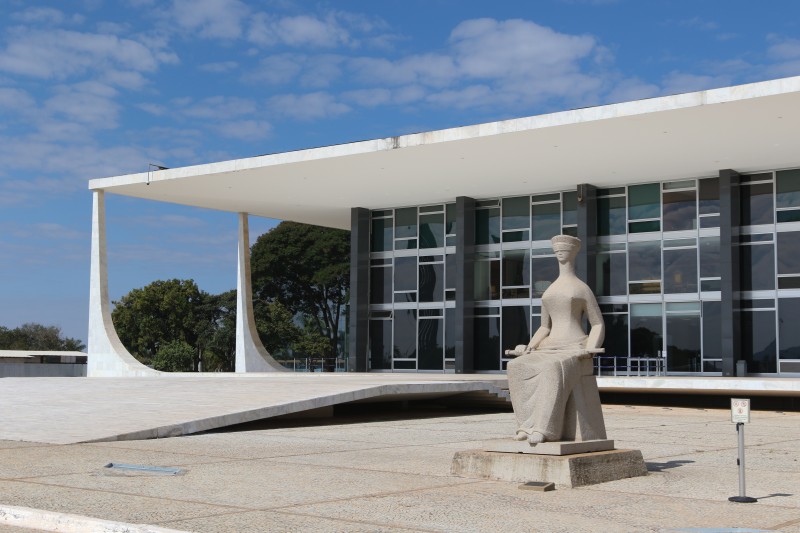 STF volta a recomendar uso de máscara em suas dependências