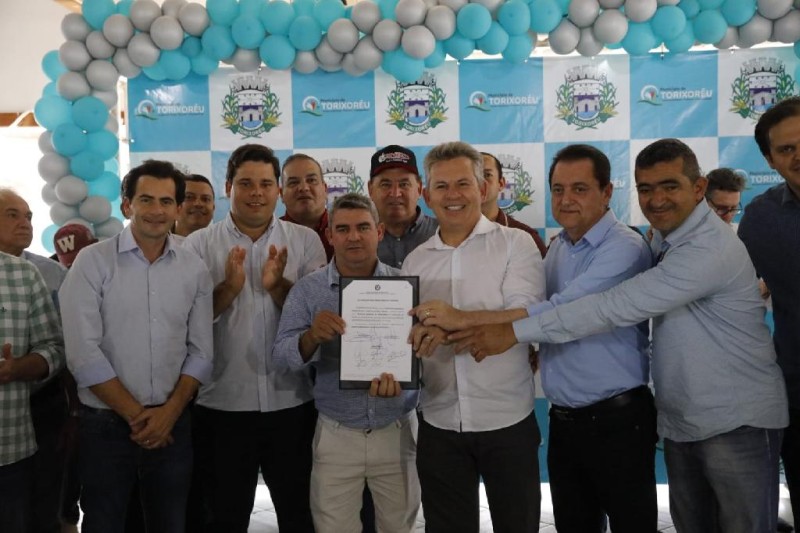 “Esse foi o único governo que teve a capacidade de asfaltar essa estrada tão importante para a Região do Araguaia”, destaca prefeito de Torixoréu