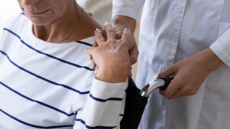 Comissão discute a importância do cuidador das pessoas com deficiências e idosos