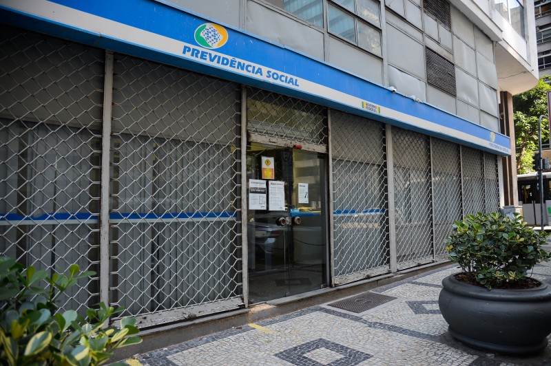 Servidores do INSS retornam hoje ao trabalho presencial