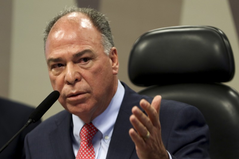 Relator diz que preço da gasolina pode cair até R$ 1,65 por litro