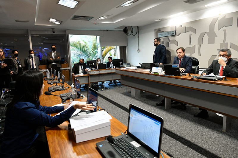 Pedido de vista adia votação de projeto que muda fiscalização agropecuária