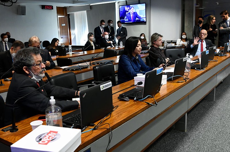 CRA fará audiências sobre projeto que flexibiliza regras para agrotóxicos