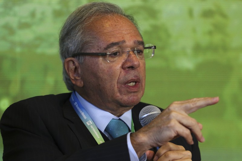 Ministro diz que governo está atuando para reduzir impostos e inflação