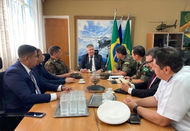 Secretário recebe comitiva do Gabinete de Segurança Institucional para discutir combate aos crimes transfronteiriços