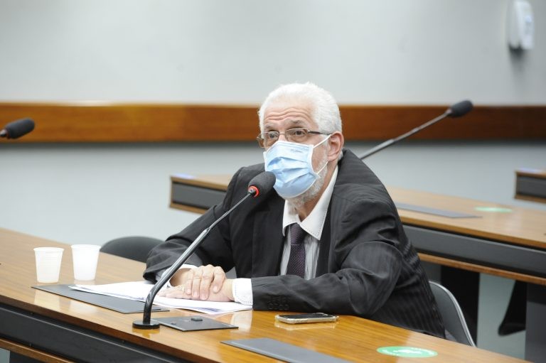 Comissão aprova proposta que autoriza o acúmulo de cargos na saúde por agentes comunitários