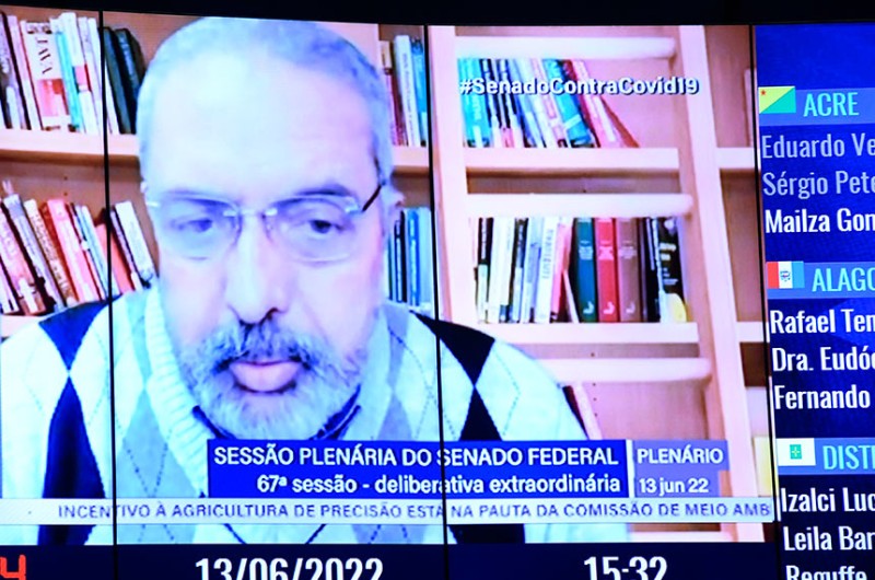 Mulher poderá deixar empresa formada com agressor, aprova CDH
