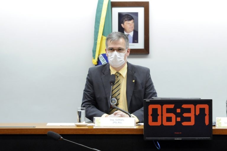 Comissão debate indução de idosos à contratação de empréstimos