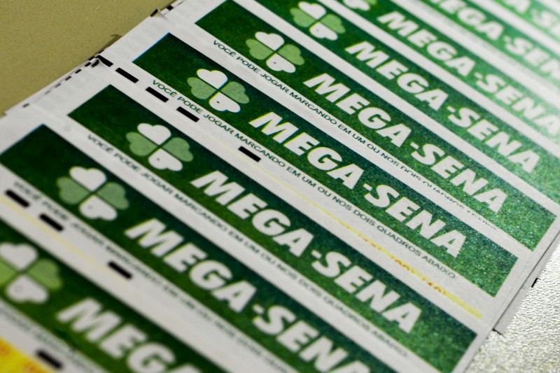 Ninguém acerta as seis dezenas e Mega-Sena acumula novamente