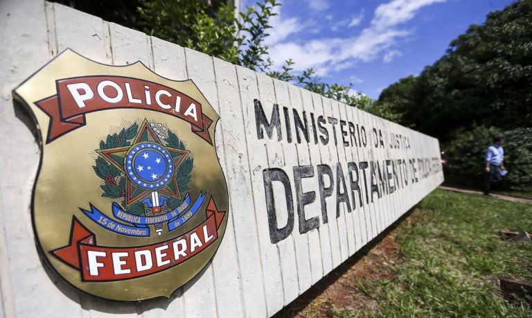Nova lei permite usar fundo de operações policiais para indenizar servidores da Polícia Federal