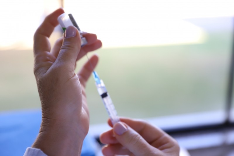 Saúde disponibiliza vacina contra meningite para crianças de 5 a 10 anos e para trabalhadores de saúde