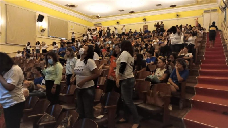 Escola Estadual Liceu Cuiabano promove aula inaugural do Pré-Enem Digital MT