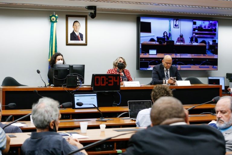 Ex-conselheiro denuncia crimes e irregularidades da atual Comissão de Anistia