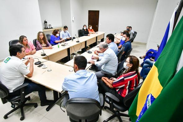 Prefeito firma compromisso e adere ao Consórcio Intermunicipal da Saúde do Vale do Rio Cuiabá