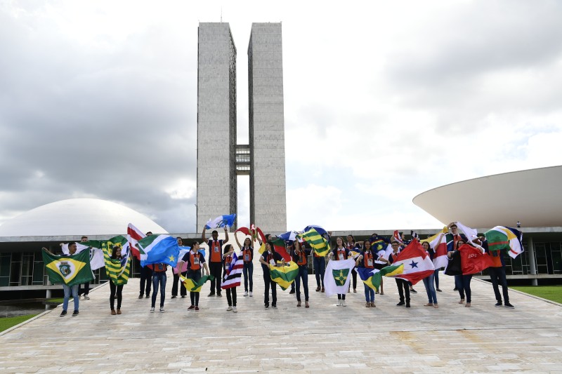 Jovens senadores participam de vivência legislativa na próxima semana