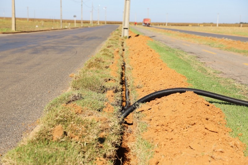 Prefeitura investe em iluminação pública na Avenida da Fé e dos Desbravadores
