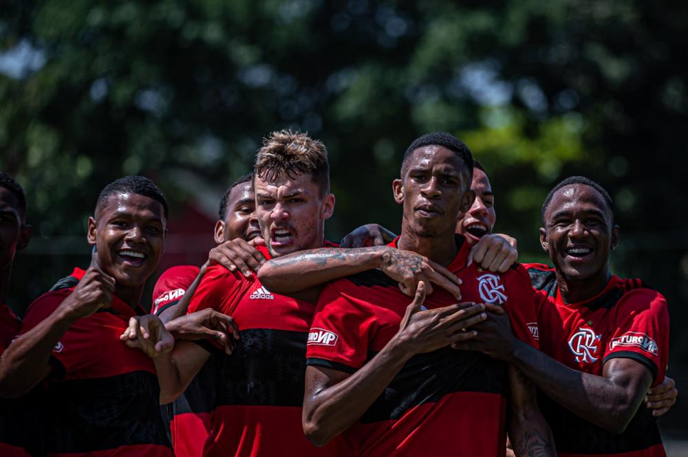 Na Gávea, Mengão faz grande segundo tempo e vence o São Paulo por 4 a 2, pelo Brasileiro Sub-20