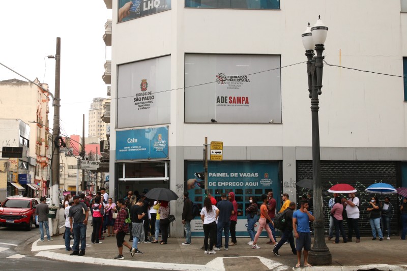 Desemprego chega a 9,4% em abril, diz Ipea