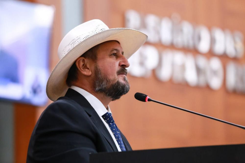 Cattani cobra cumprimento de lei que reduz ICMS sobre os combustíveis em MT