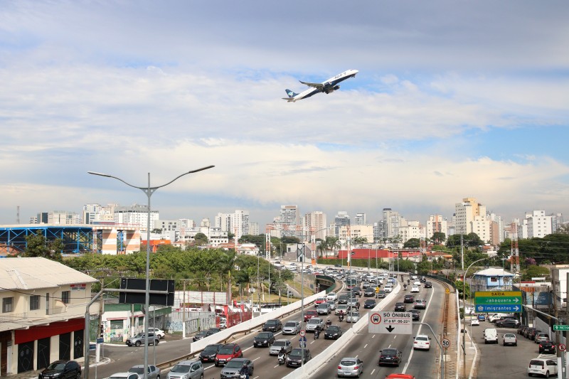 Demanda por voos domésticos tem queda de 2,5% no Brasil em maio