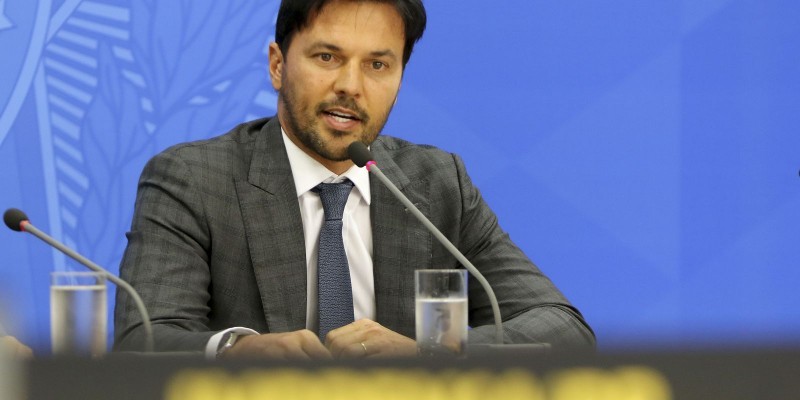 Ministro estima perda de R$ 100 milhões/dia com atraso no leilão do 5G