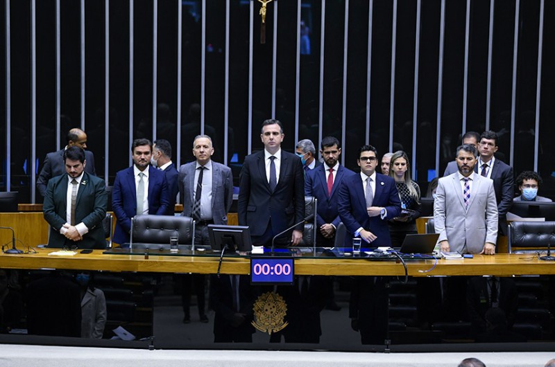 Congresso faz um minuto de silêncio pelo assassinato de dirigente do PT em Foz do Iguaçu