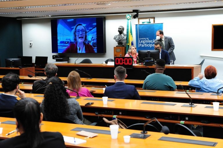 Debatedores apontam desafios para implementação plena do ECA