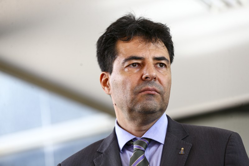 Minas e Energia: Brasil pode ficar 50 dias sem importar diesel