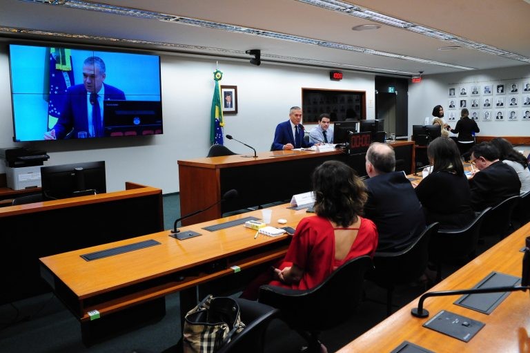 Deputado quer garantir aplicação de recursos do Fust para conectar meio rural