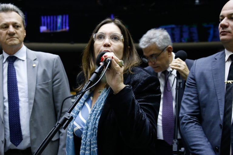 Câmara aprova PEC que busca limitar recursos no STJ