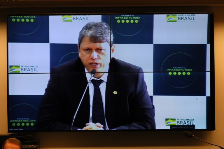Ministro afirma que contrato de concessão do aeroporto do Galeão deve ser rediscutido