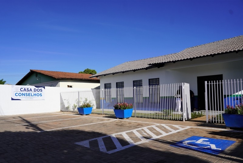 Prefeito Miguel Vaz entrega obra de reforma e ampliação da Casa dos Conselhos