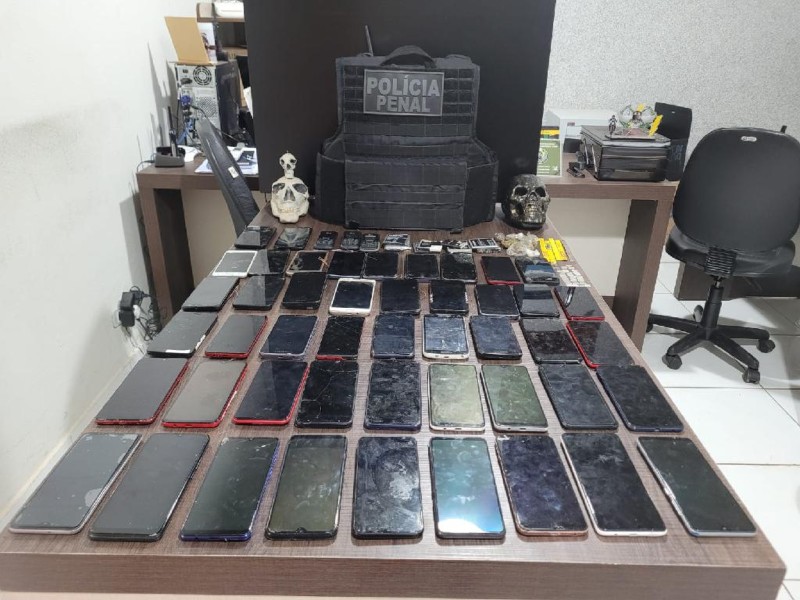 Operação Conquista retira 70 celulares de dentro das celas da Penitenciária da Mata Grande