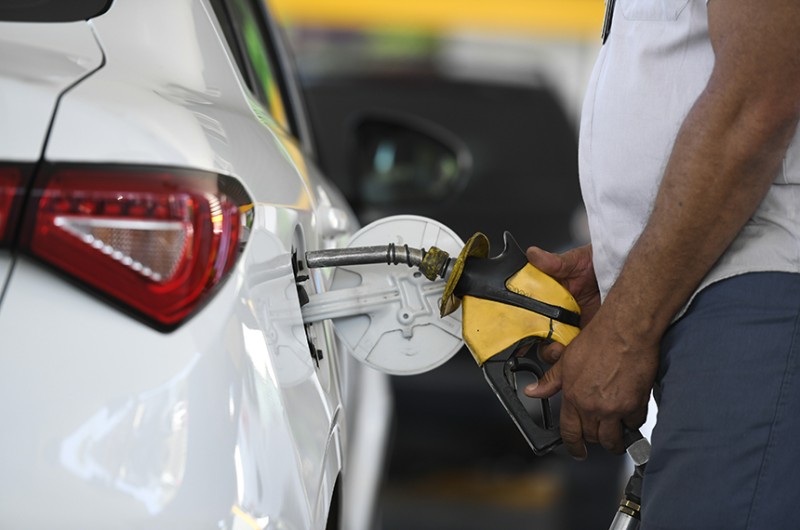 Preço de combustíveis foi desafio do Senado no primeiro semestre