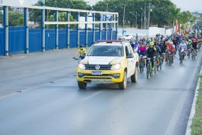 Pedal Semob arrecada 2,5 toneladas em alimentos que serão doados às famílias em vulnerabilidade social