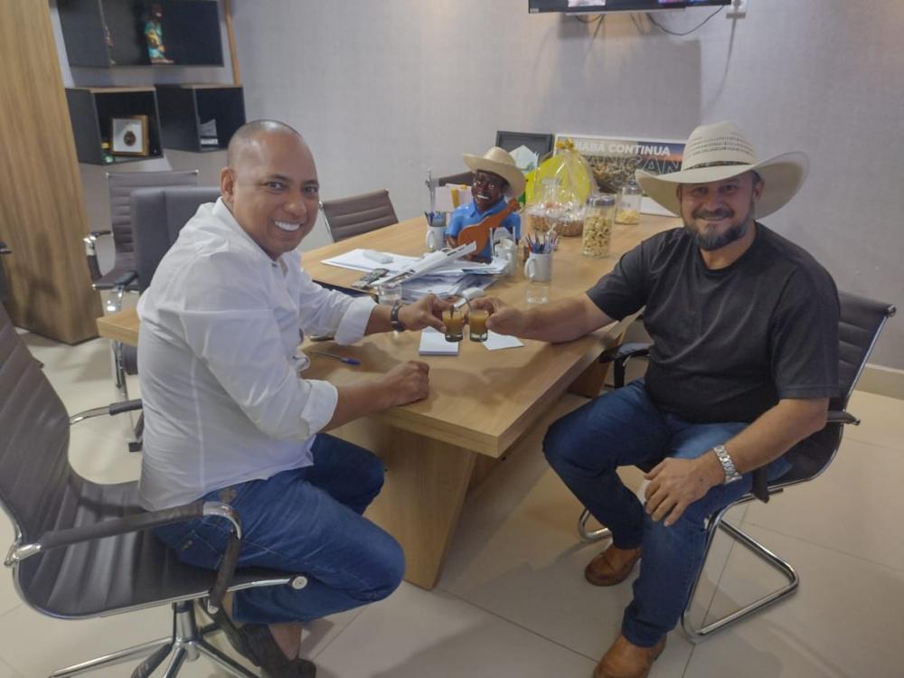 Cattani se reúne com presidente da Câmara e cobra andamento de processo de cassação de Edna Sampaio